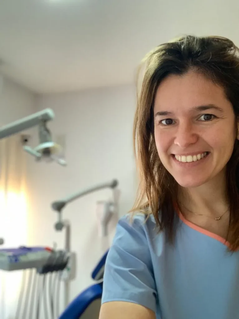 Dra. Rocío Marroquín, odontóloga especializada en implantes en OdontoBa